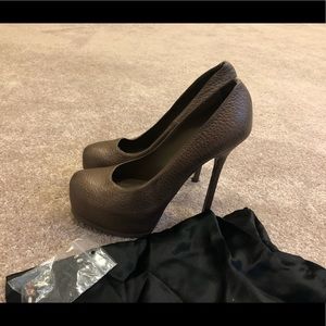 YSL Tribtoo Pumps
